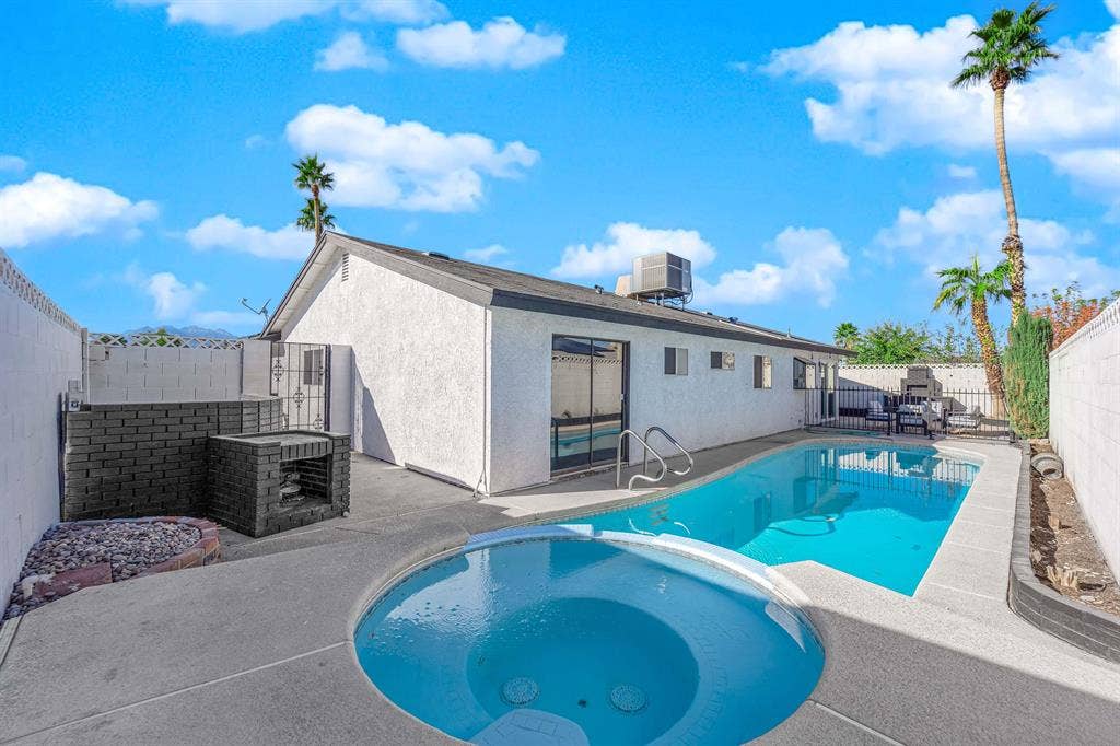 5 BR in Las Vegas