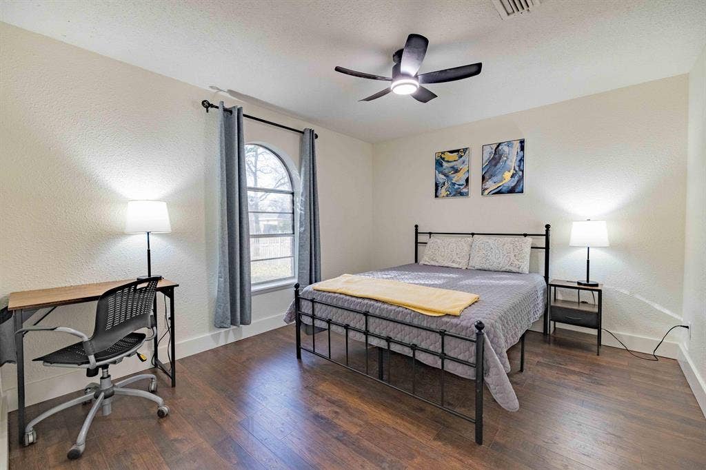 5 BR in Dallas