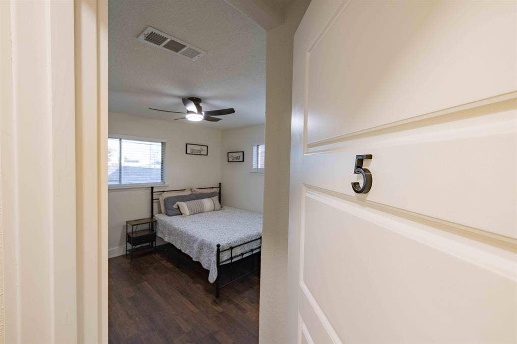 5 BR in Dallas
