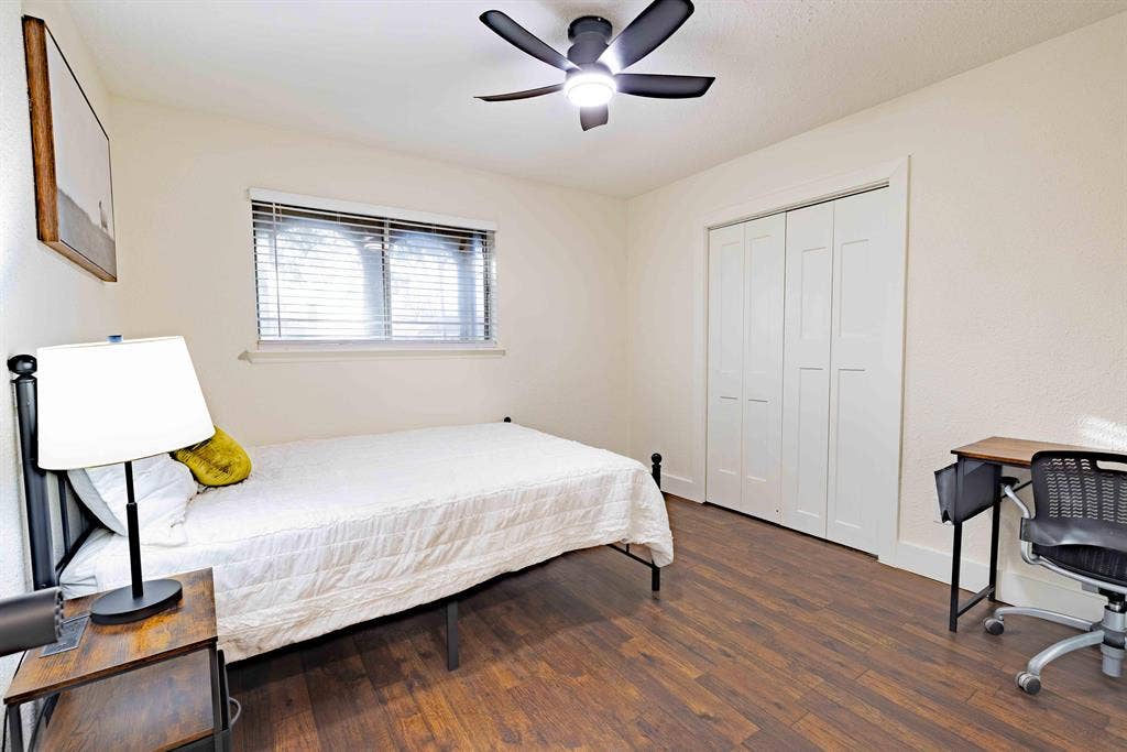 5 BR in Dallas