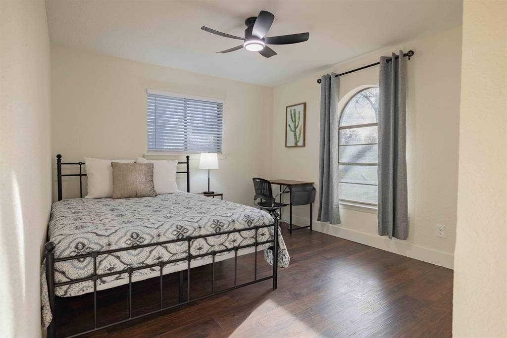5 BR in Dallas