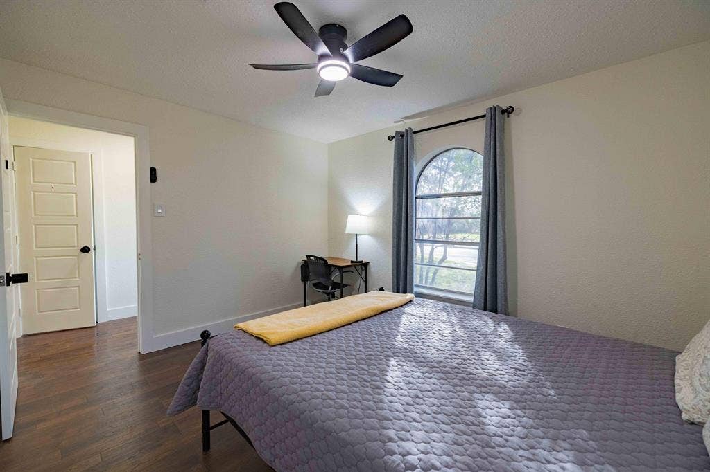 5 BR in Dallas