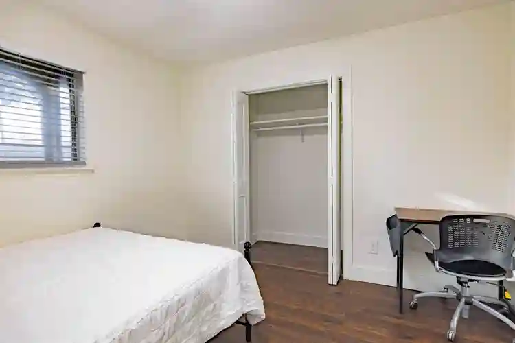 5 BR in Dallas