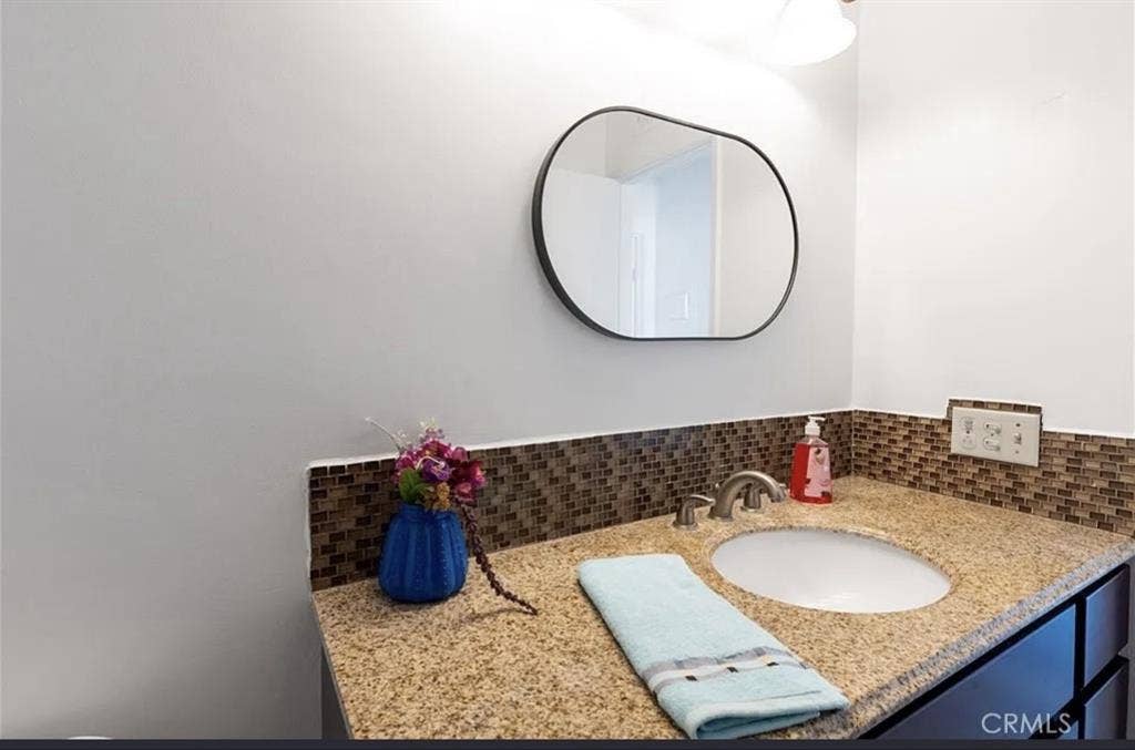 Room for rent available