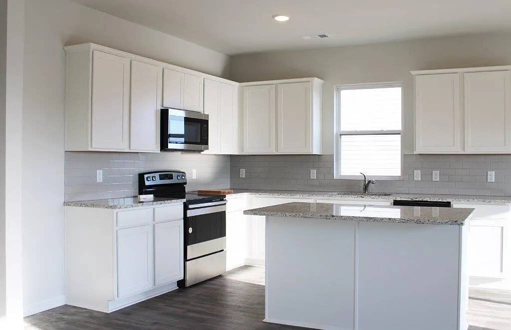 5 Bed 3 bath house in Murfreesboro