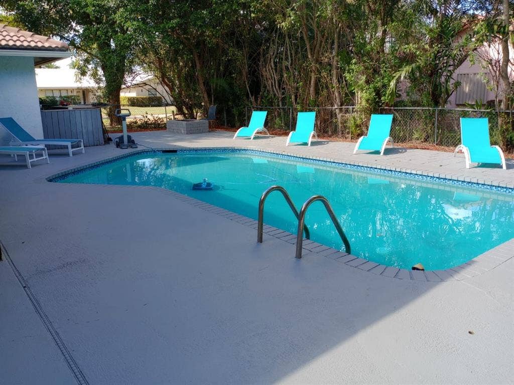 *Amazing home with pool