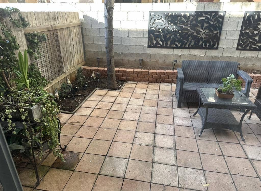 FURNISHED ROOM FOR RENT IB