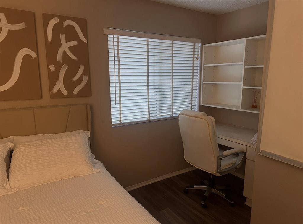 FURNISHED ROOM FOR RENT IB