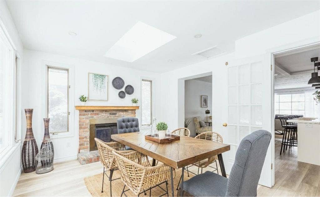 Students looking for a roommate