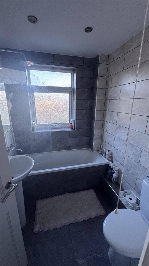 Room to sublet in Turnpike Lane
