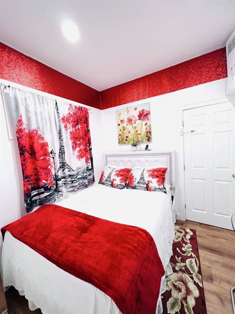 HELLO PARIS- Fully Furnished Room