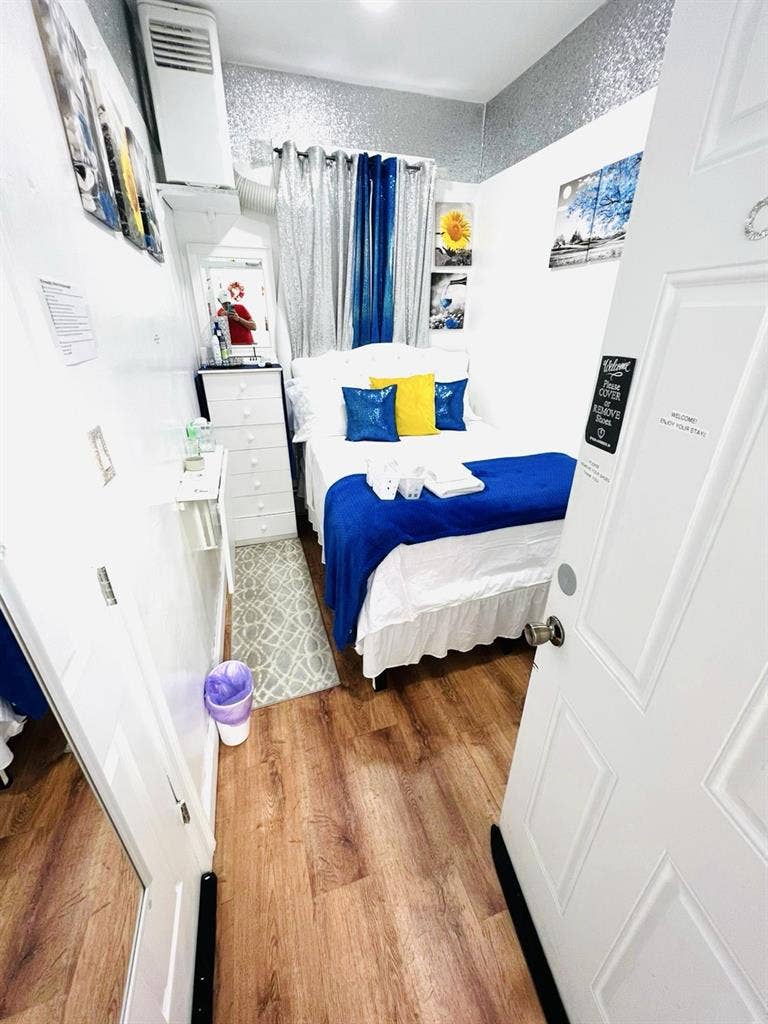 COZY HAVEN-Fully Furnished Room