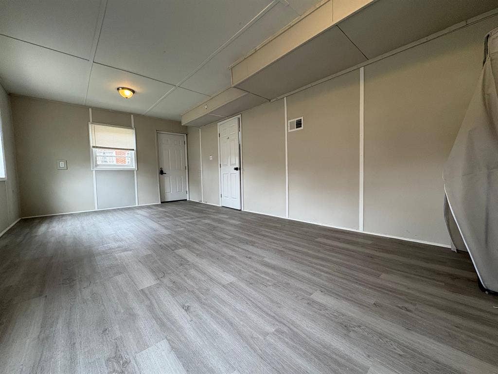 Coliving Room w/ Shared Areas CLT