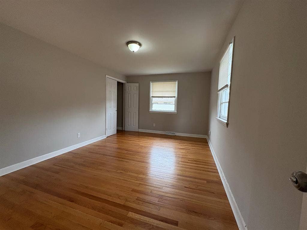 Coliving Room w/ Shared Areas CLT