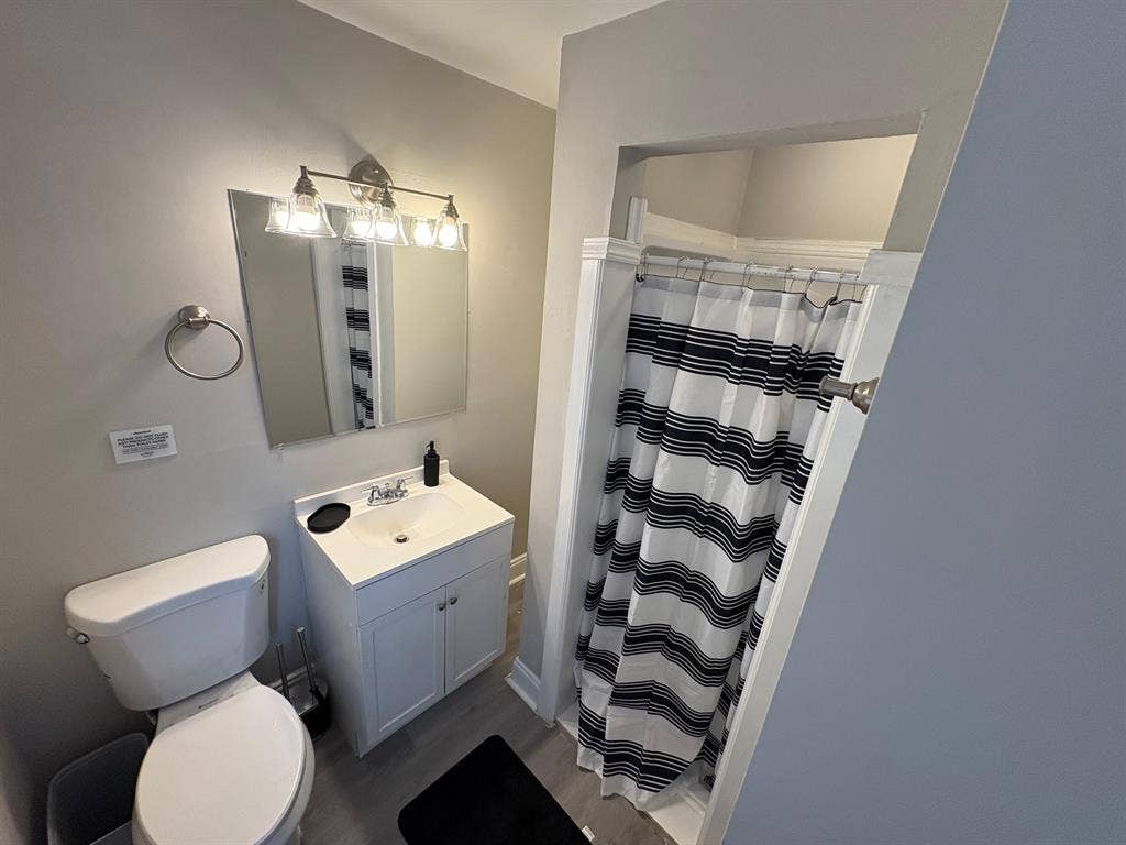Coliving Room w/ Shared Areas CLT