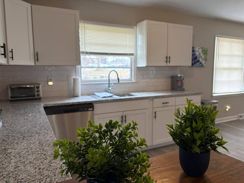 Coliving Room w/ Shared Areas CLT