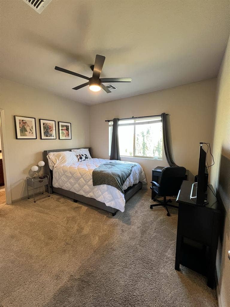 Room with en-suite bathroom in phx!