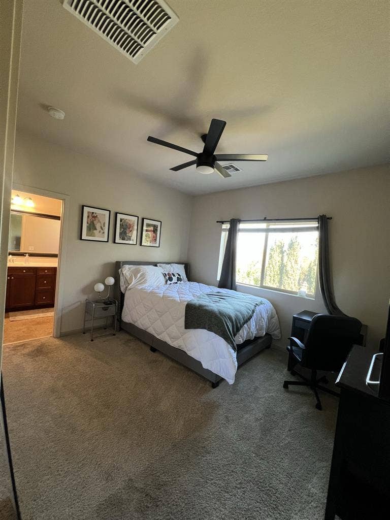 Room with en-suite bathroom in phx!