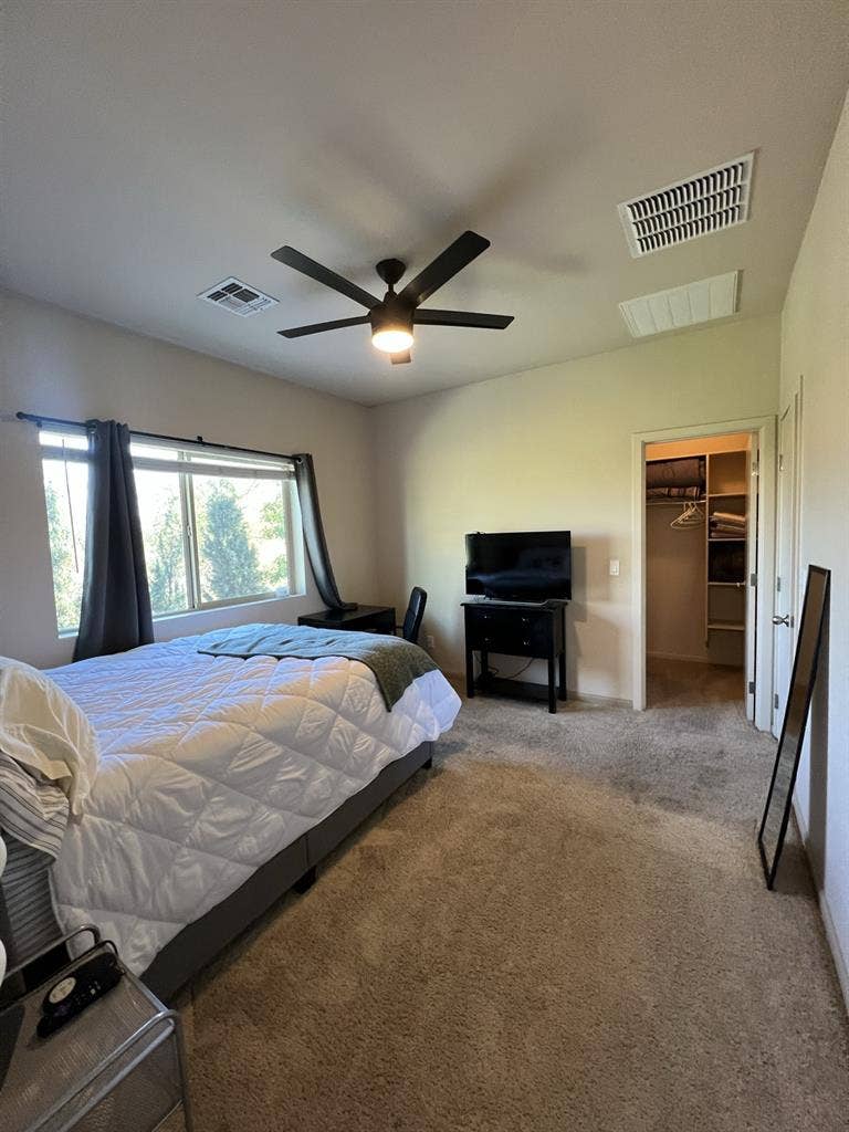Room with en-suite bathroom in phx!