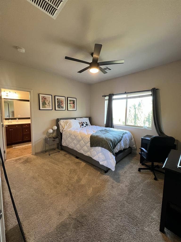Room with en-suite bathroom in phx!