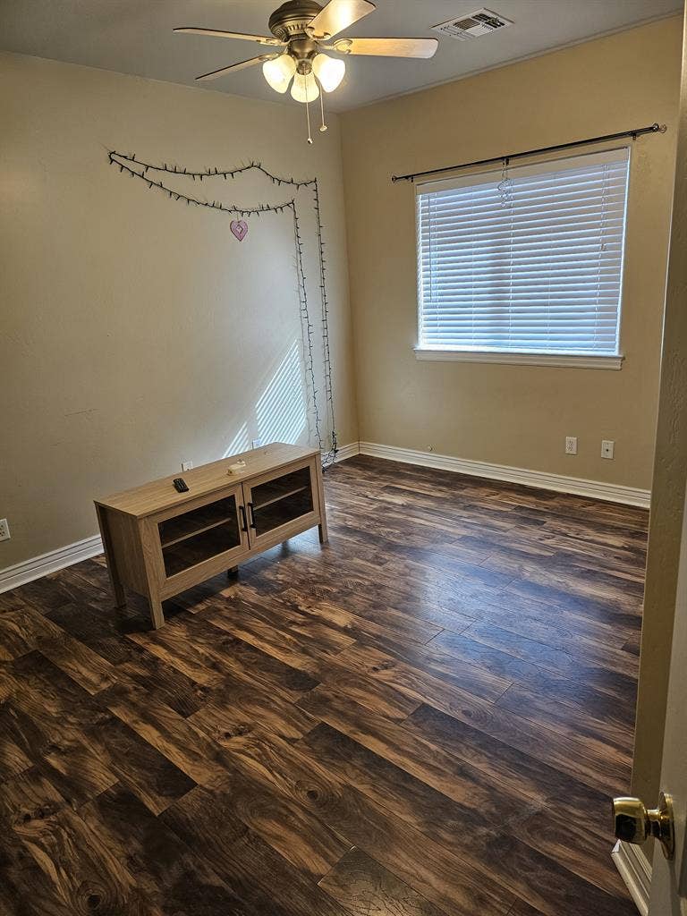 2 rooms for.rent private home