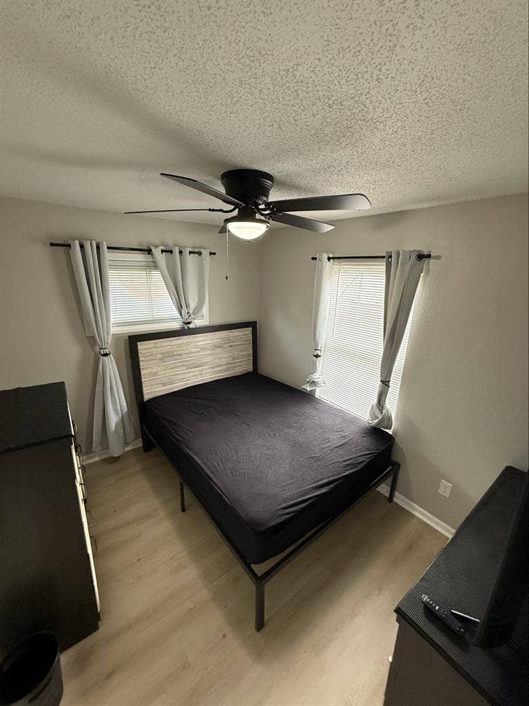 Furnished room available in Norfolk