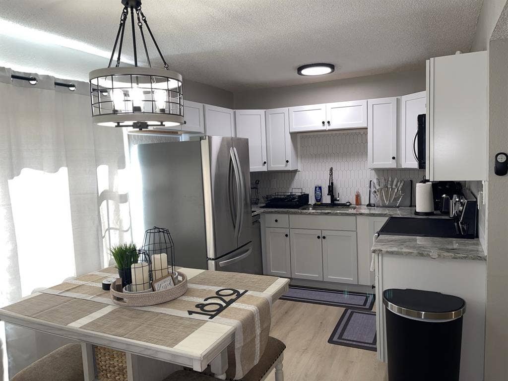 Furnished room available in Norfolk