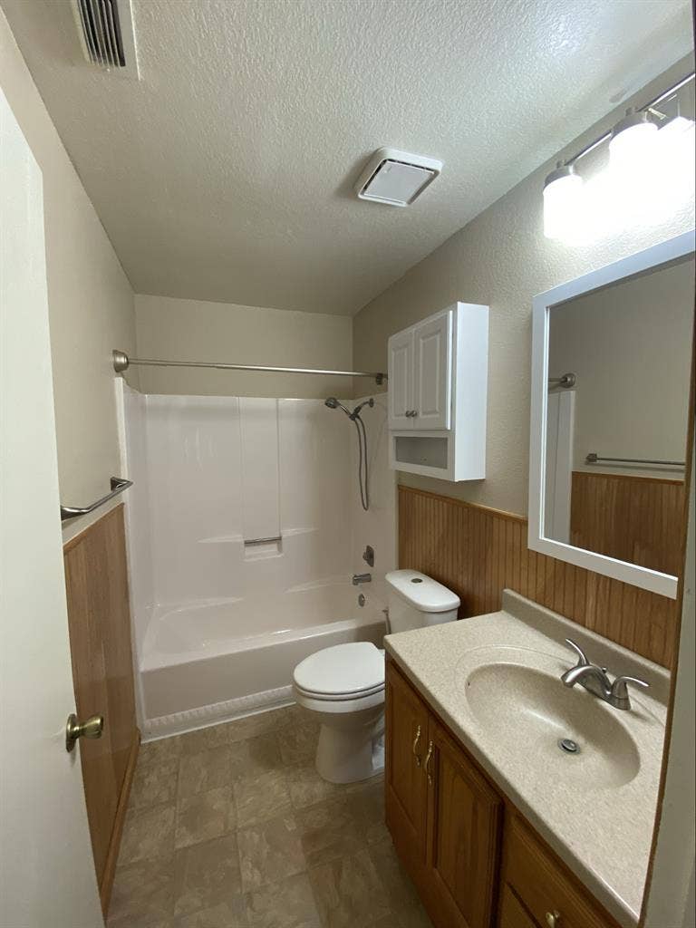 Private room and bathroom