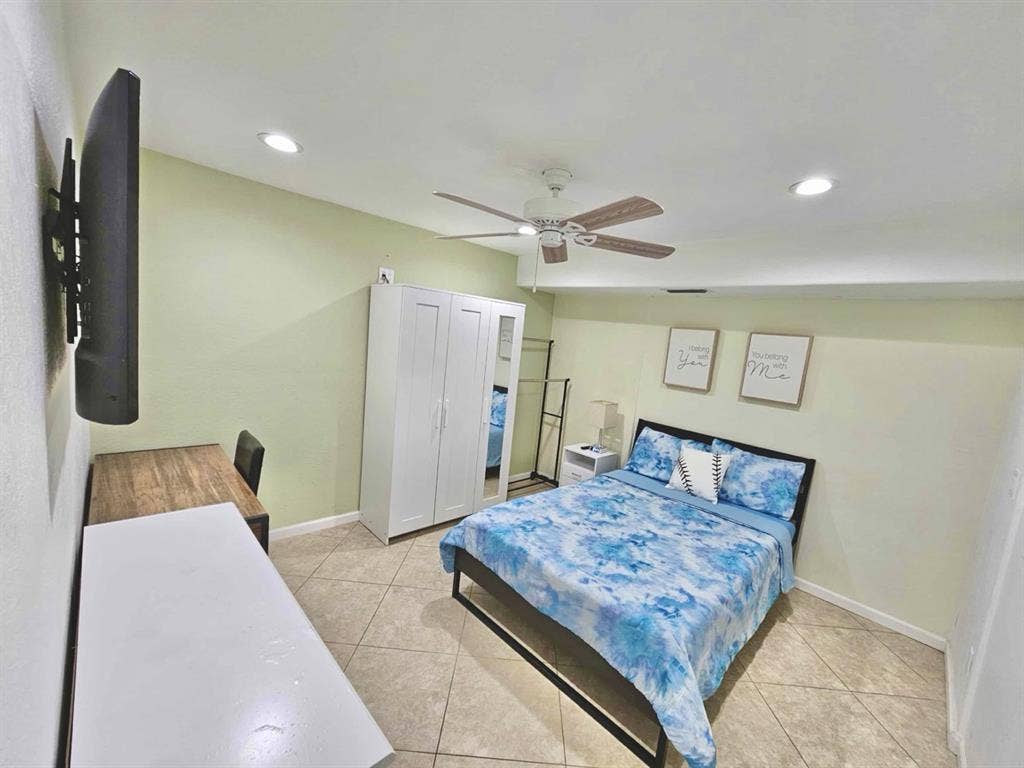 Private room for Rent