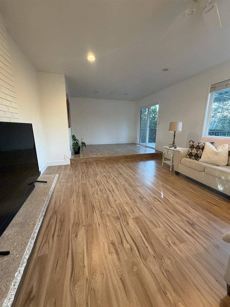 Room for rent in Happy valley!!