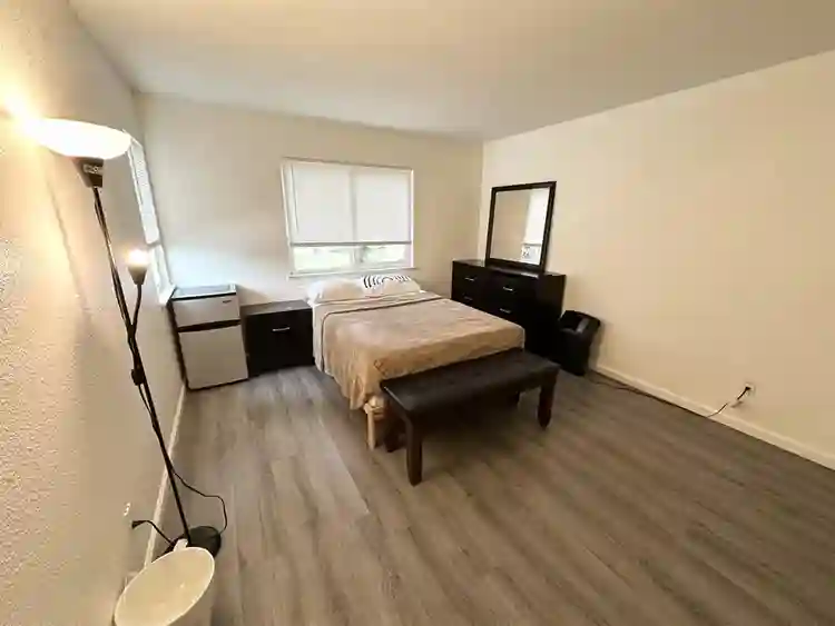 Private bedroom close to Travis Afb