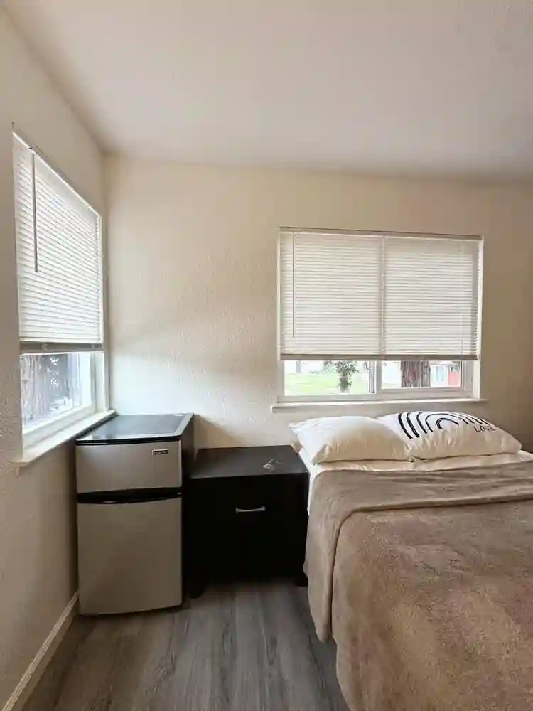 Private bedroom close to Travis Afb