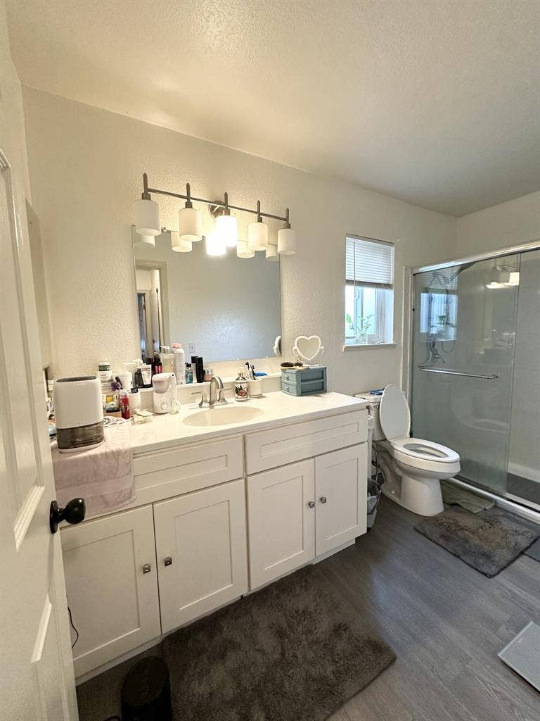 Private bedroom close to Travis Afb