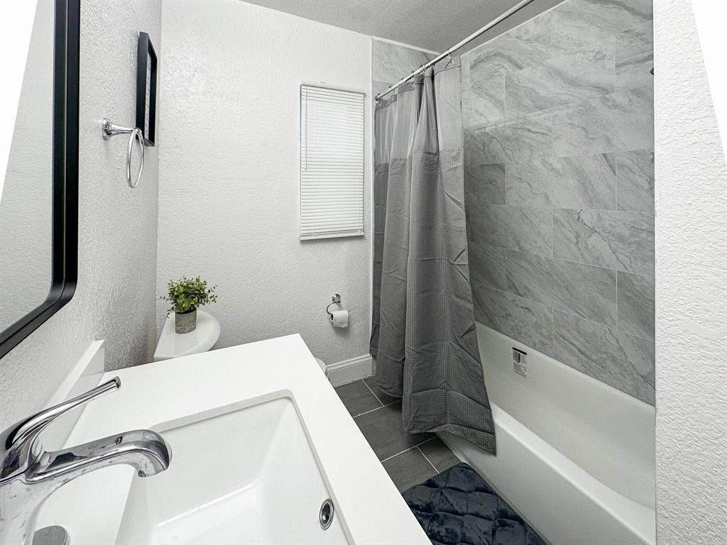 8 BR in Tampa