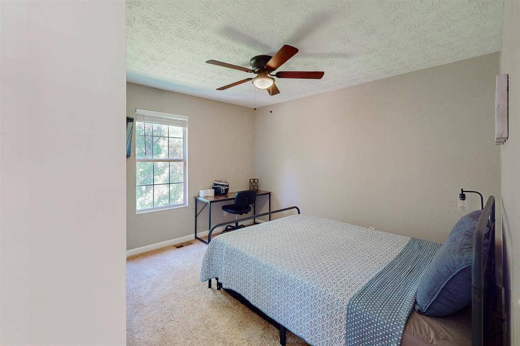 6 BR in Stone Mountain