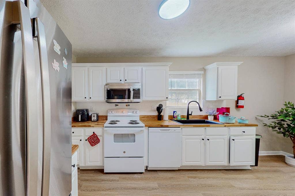 6 BR in Stone Mountain