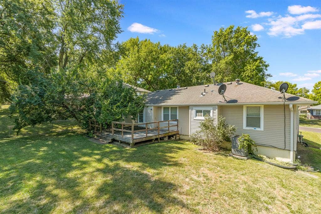 7 BR in Raytown