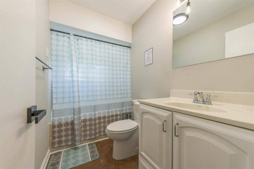 7 BR in Raytown