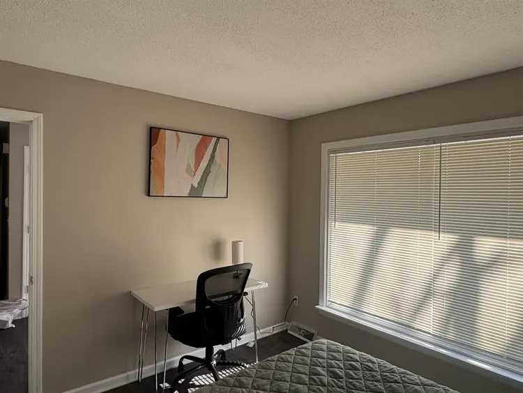 7 BR in Blue Springs