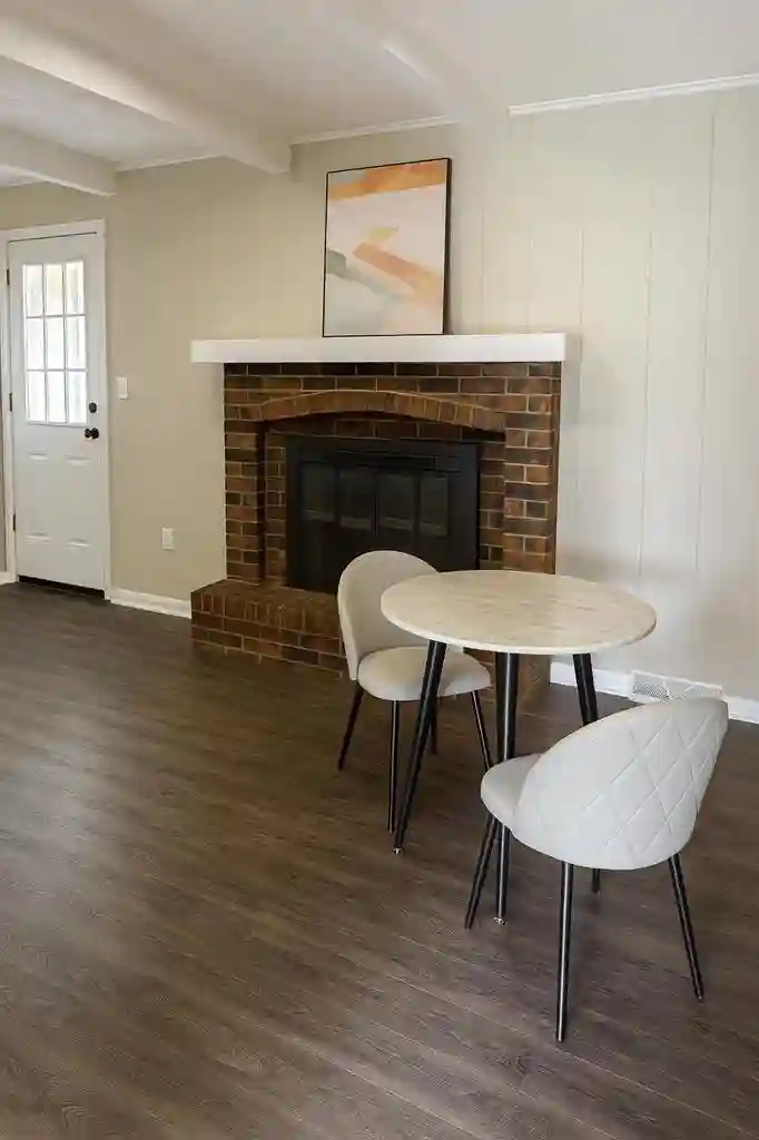 7 BR in Blue Springs
