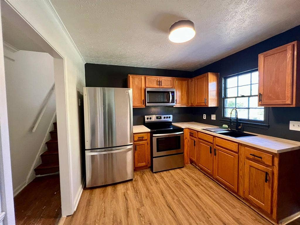 6 BR in Jonesboro