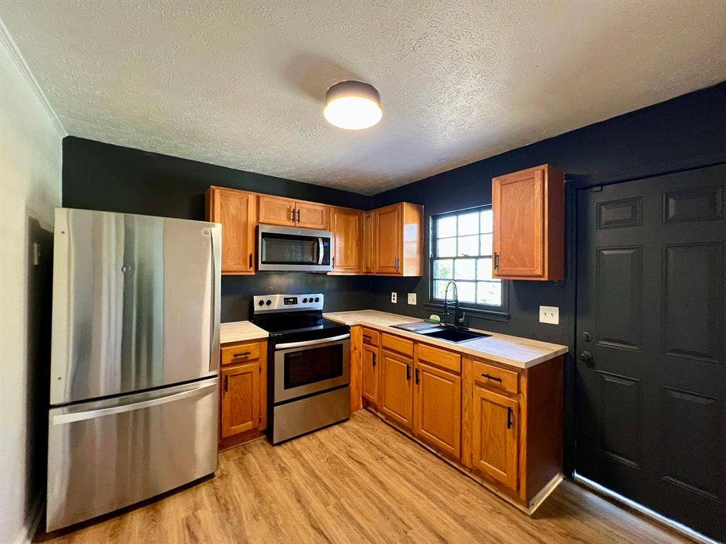 6 BR in Jonesboro