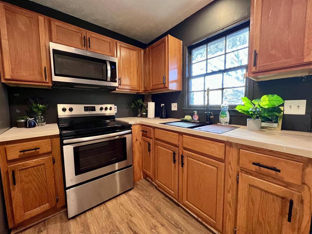 6 BR in Jonesboro