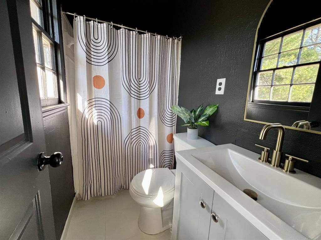 6 BR in Jonesboro