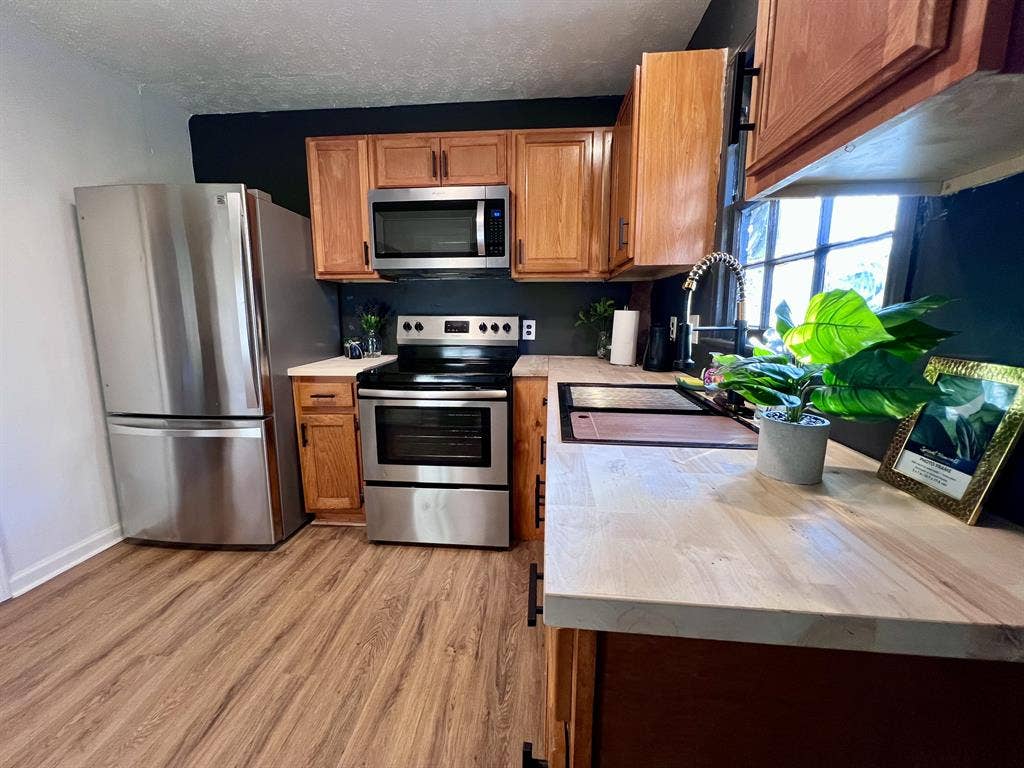 6 BR in Jonesboro