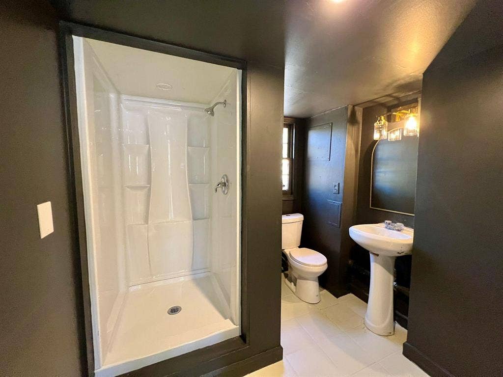 6 BR in Jonesboro