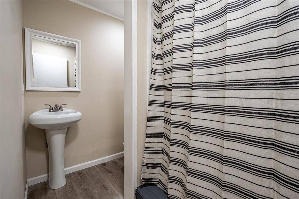 8 BR in Riverdale