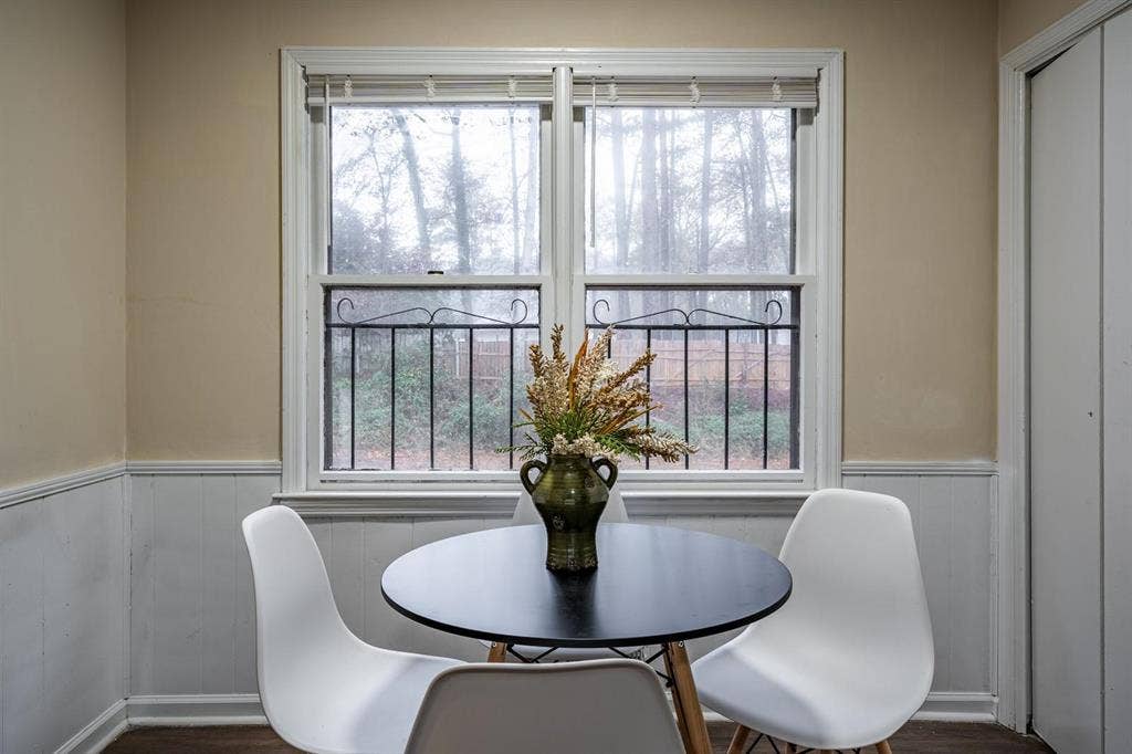 8 BR in Riverdale