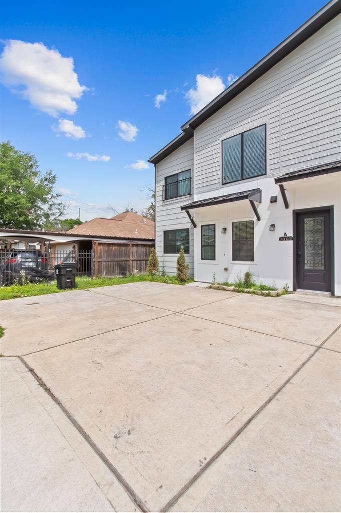 8 BR in Houston
