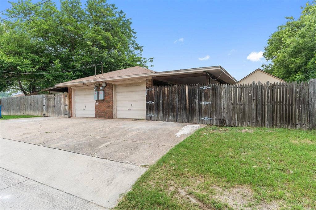 5 BR in DeSoto
